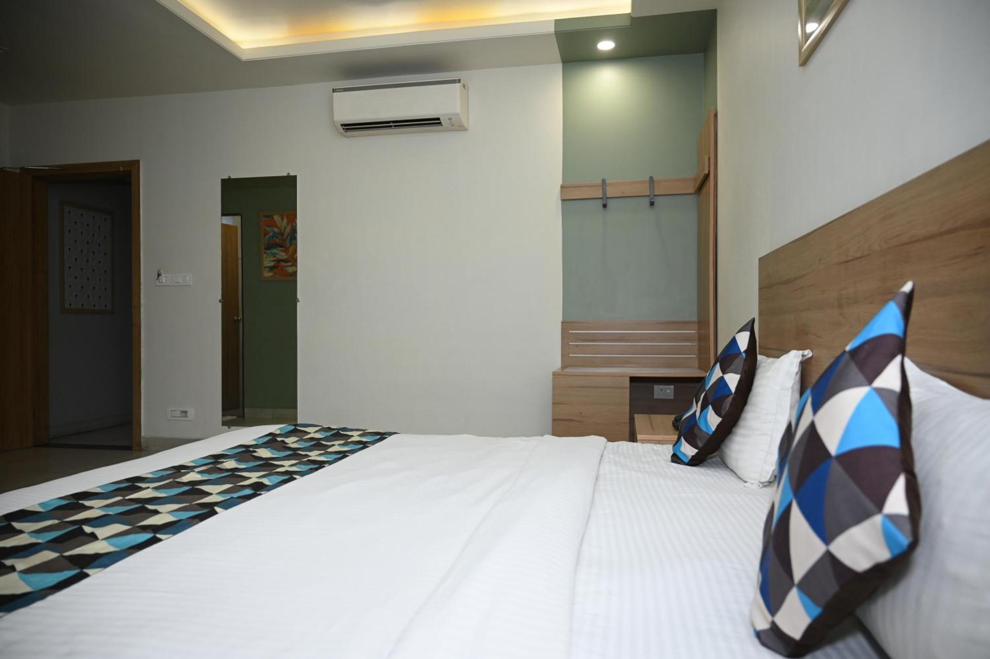 Sheer Bliss Hotel อุเดเปอร์ ภายนอก รูปภาพ